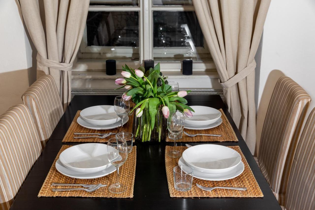 Classy Apartments Charles Bridge Praha Bagian luar foto